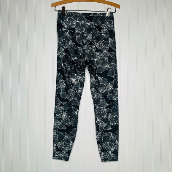 Balance Collection Floral Lines Leggings - Picture 5 of 7